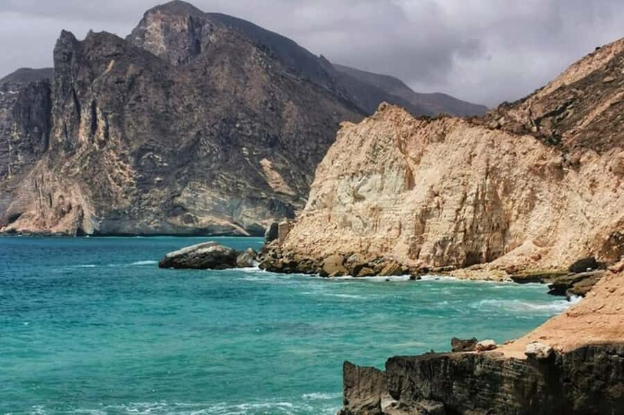Salalah's Hidden Gems: East & West Adventure - Getting comfortable: private 4WD Land Cruiser + real local guidance