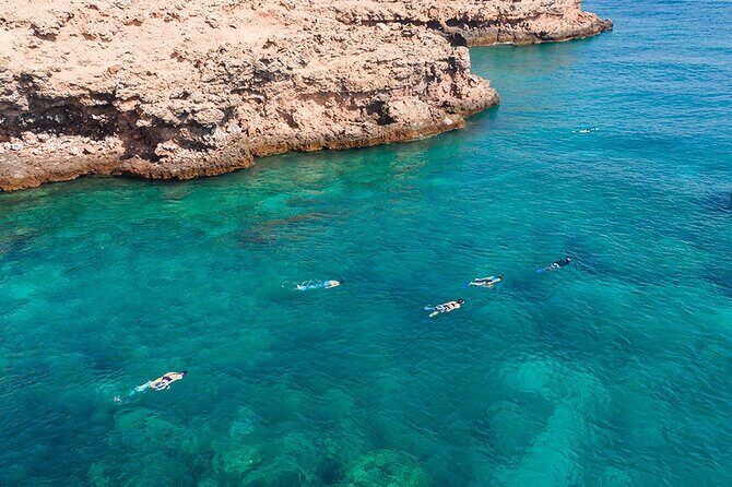 Snorkeling Adventure to Daymaniat Islands - Beach stop rules: the seasonal difference between November–April and May–October