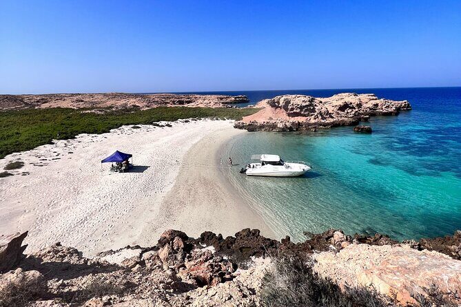 Snorkeling in Daymaniat Island - The ride: comfort, shower taps, and speed you can feel