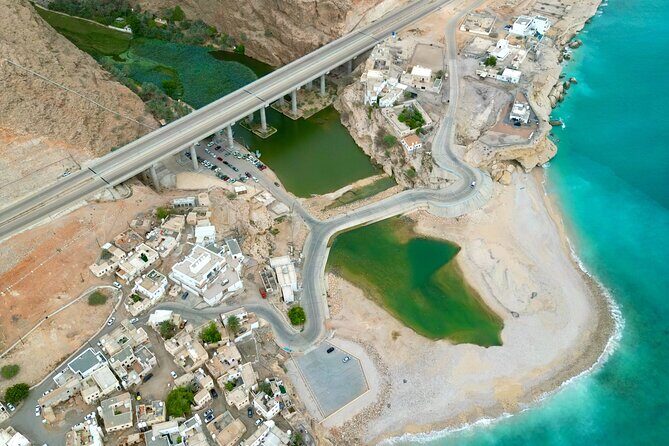 Visit wadishab full day from Musact - Cave and waterfall moments: what to aim for during Wadi Shab