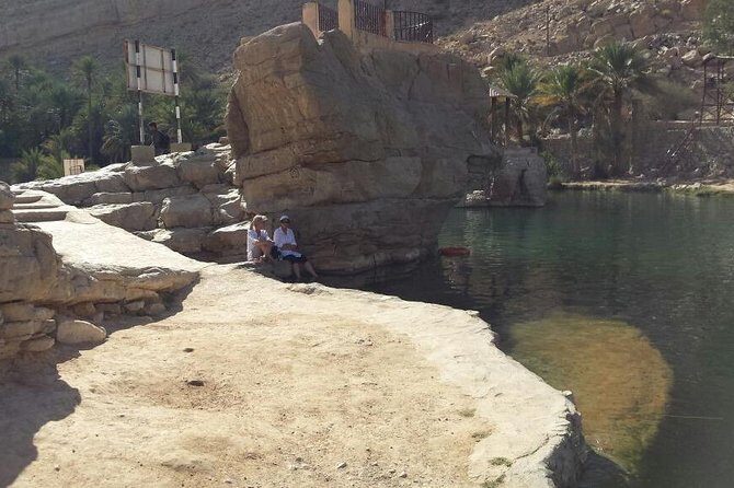 Wahiba Sands Desert Safari 4X4 - Wadi Bani Khalid: pools and caves, plus a real reset