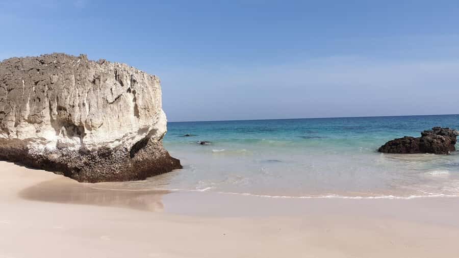 West Salalah: Caribbean of the Orient Fazayah Beaches & City - Lunch Window (But Not Included): Plan for Food on Your Own