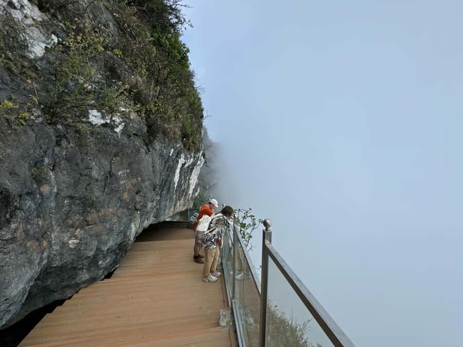 West Salalah Highlights: Coastal Wonders & Scenic Views - Zigzag Road and Shaat viewpoint: when the coast opens up